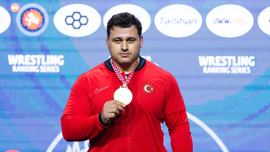 Rıza Kayaalp Arnavutluk'ta
