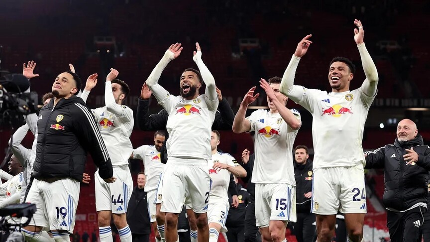 Premier Lig'de Leeds United, 45 yıl aradan sonra Old Trafford'da galip geldi