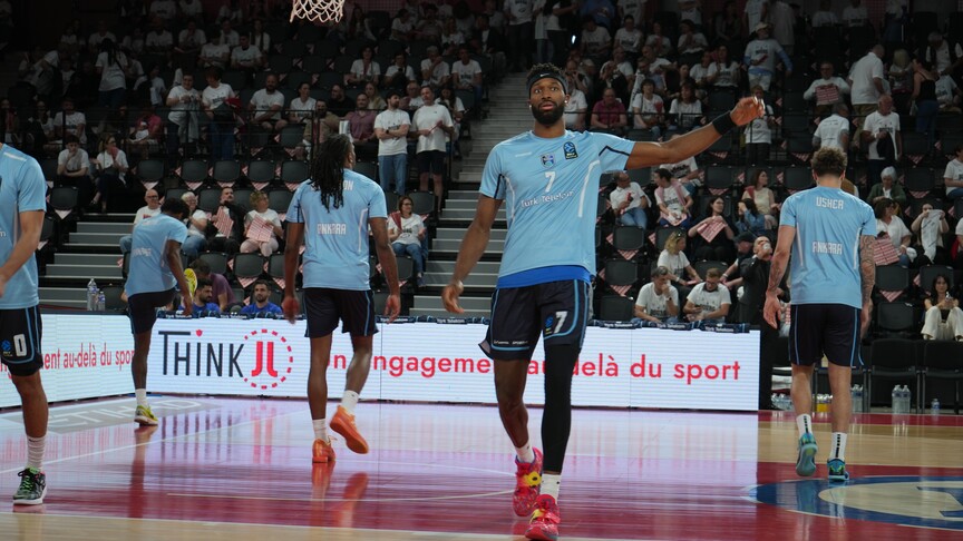 Basketbol Süper Ligi'nde ertelenen Türk Telekom-Safiport Erokspor maçı yarın oynanacak