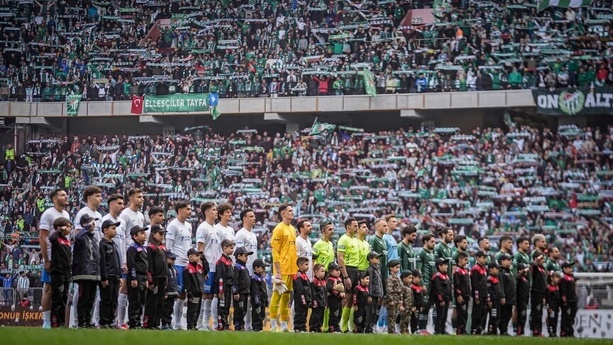 Bursaspor'un deplasman maçını 35 bin yeşil-beyazlı taraftar izledi