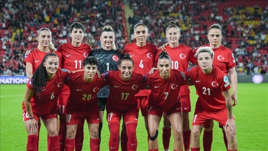 A Milli Kadın Futbol Takımı, yarın İsviçre'yi ağırlayacak
