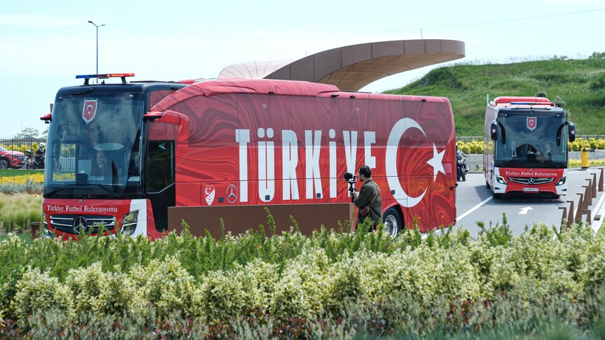 Dünya Kupası'nda mücadele edecek A Milli Futbol Takımı için uğurlama töreni yapıldı