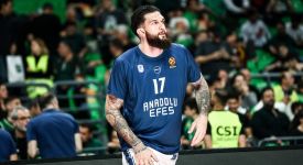 Anadolu Efes'te Fransız basketbolcu Vincent Poirier ile yollar ayrıldı